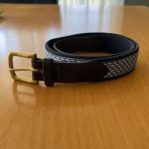 Vineyard Vines Men's Navy Blue Canvas Leather Whale print, Golf Belt Size 32